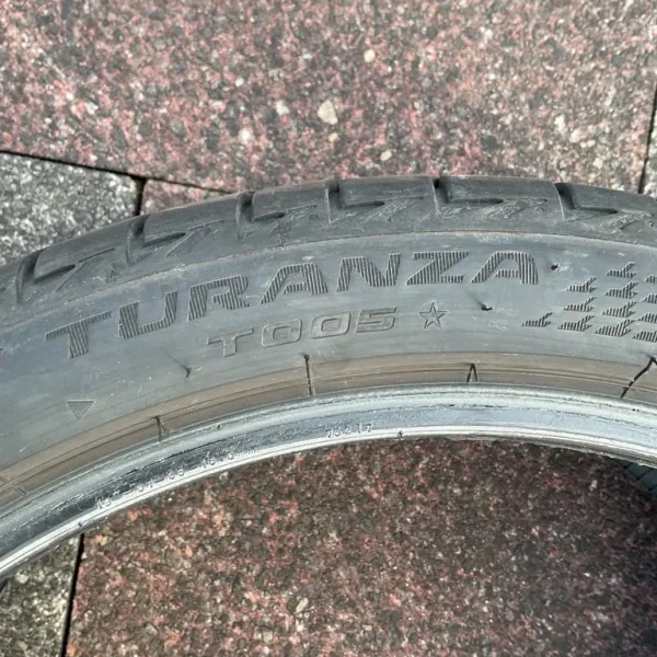 Car tyre BRIDGESTONE TURANZA RUN FLAT TYRE 255/35R19 96Y