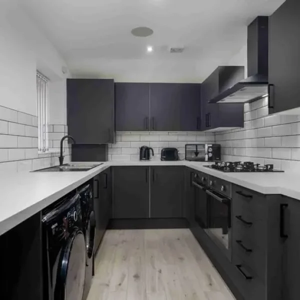 Room in a 7-bedroom student house