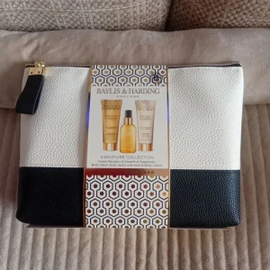 Baylis & Harding Wash Bag Set