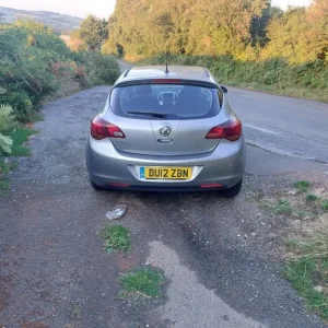 Vauxhall Astra Hatchback 2012 Manual - Image 2