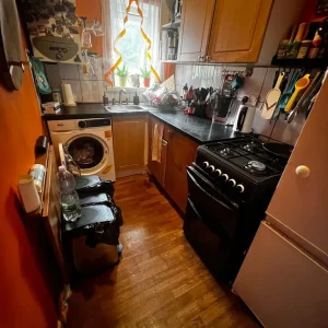 1 bedroom flat with free Wi-Fi and washer dryer - Image 2