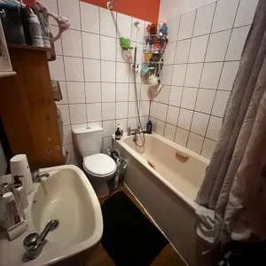 1 bedroom flat with free Wi-Fi and washer dryer - Image 4