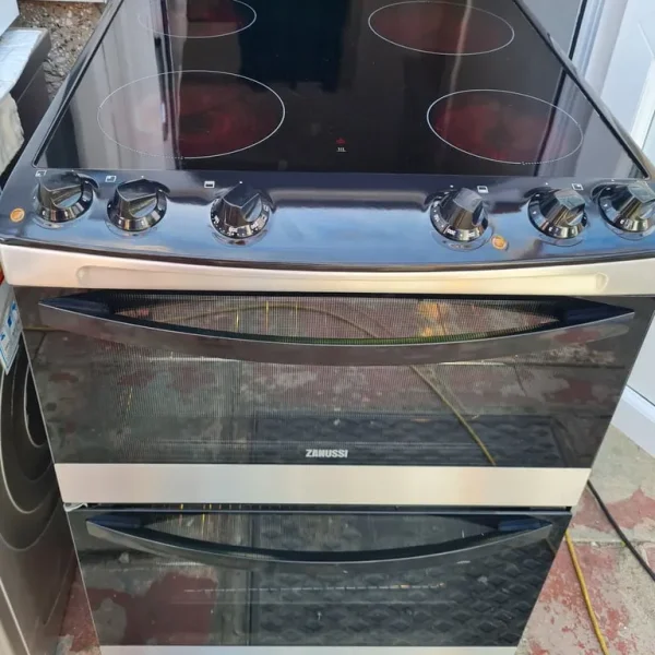 Zanussi freestanding electric cooker stainless steel 60cm wide
