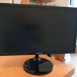 22inch Samsung SF352 Monitor - Image 3