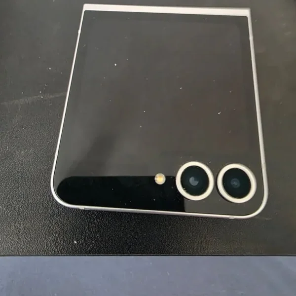 Samsung Galaxy Z Flip6 - 256GB - Grey