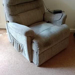Glenmore rise and recline chair
