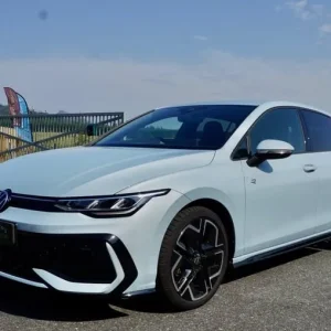 VOLKSWAGEN GOLF 1.5 TSI R-Line 2024 - Image 3