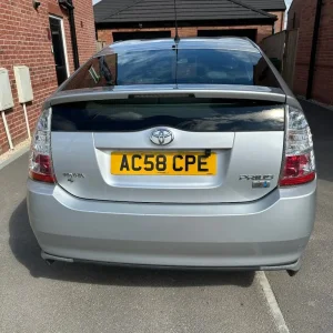 2009 Toyota Prius hatchback - Image 2