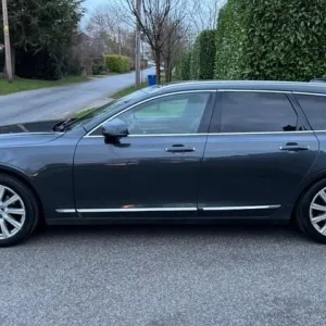 2017 Volvo V90 2.0 D4 Inscription Auto Estate - Image 5