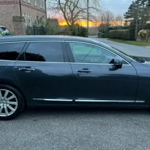 2017 Volvo V90 2.0 D4 Inscription Auto Estate - Image 6
