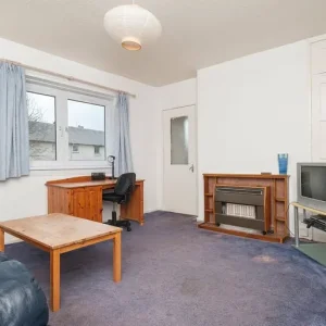 2-bedroom flat with Arthurs Seat views – second floor, Summertrees Court