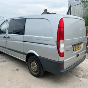 2011 Mercedes-Benz Vito 2.1 CDI BlueEFFICIENCY Panel Van - Image 4