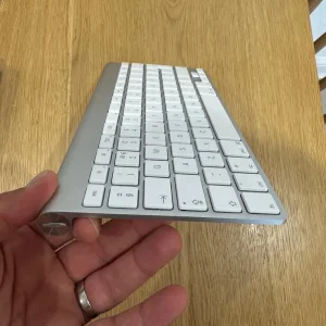 2017 Apple wireless keyboard - Image 2