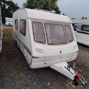 Abbey Aventura 2003 touring caravan - Image 3