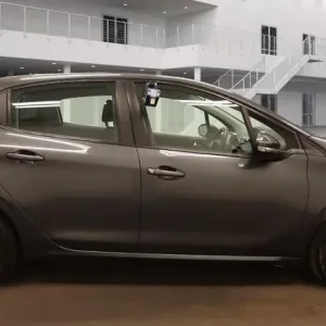 2013 Peugeot 208 1.4 HDi Active 5dr Hatchback - Image 2