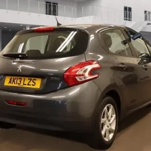 2013 Peugeot 208 1.4 HDi Active 5dr Hatchback - Image 3