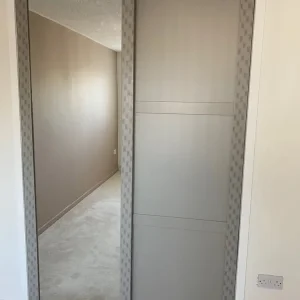 Howdens sliding wardrobe doors - Image 2