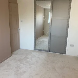 Howdens sliding wardrobe doors