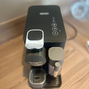 Nespresso De Longhi EN-500 coffee machine - Image 2