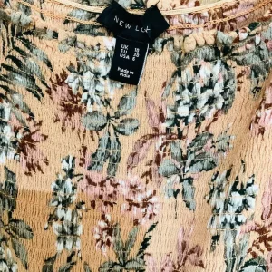 Floral Pink Garden Party Dress Size 10 - Image 4