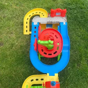 Toy car spiral