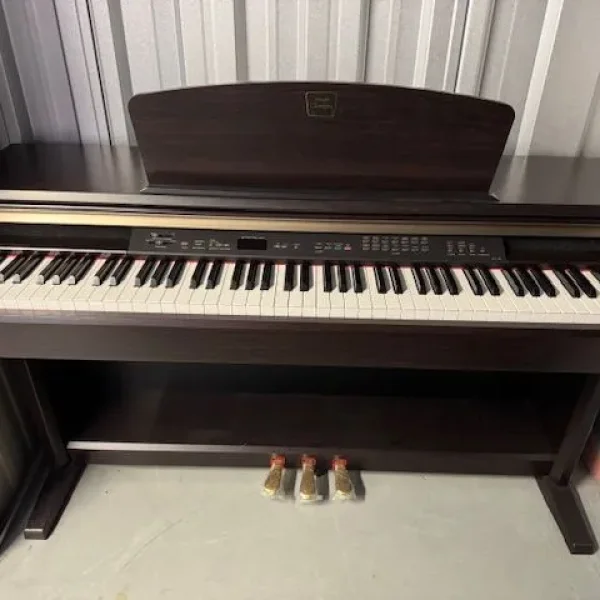Yahama Clavanova CP-120