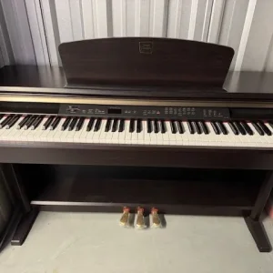 Yahama Clavanova CP-120