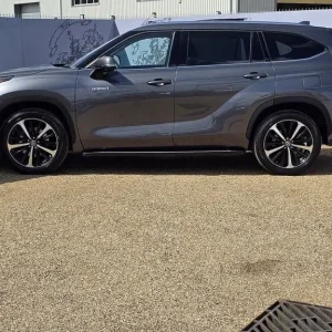 2021 Toyota Highlander VVT-i Hybrid SUV - Image 4
