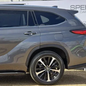 2021 Toyota Highlander VVT-i Hybrid SUV - Image 6
