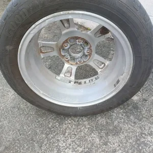Honda Civic alloy wheel and tyre - Image 2