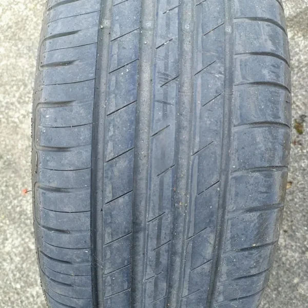 Honda Civic alloy wheel and tyre