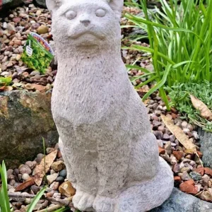 Small cat garden statue