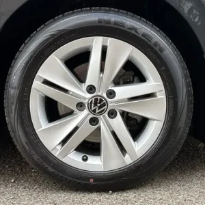 2020 Volkswagen Golf 1.5 TSI 150 Life 5-door hatchback petrol manual - Image 7