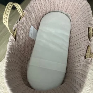 Moses basket with stand and matching blanket - Image 3