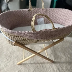 Moses basket with stand and matching blanket