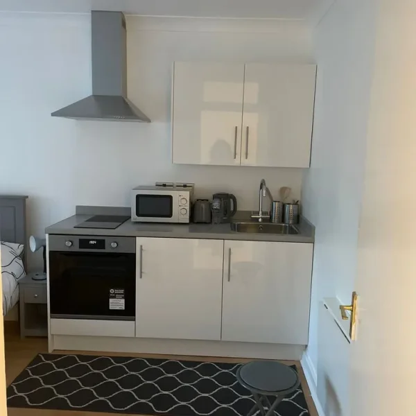Single room with kitchenette