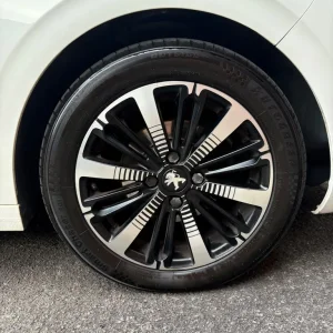 2018 Peugeot 208 Hatchback Manual - Image 6