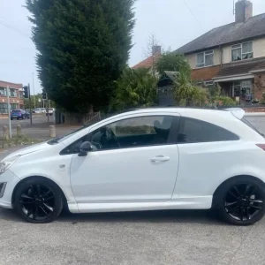 2011 Vauxhall Corsa 1.4 Manual 3-door - Image 6