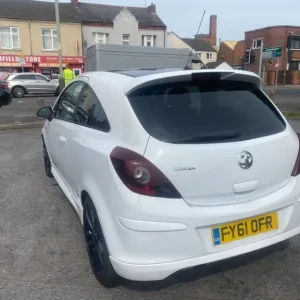 2011 Vauxhall Corsa 1.4 Manual 3-door - Image 7