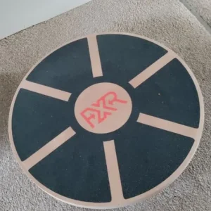 Balance board / wobble board