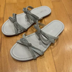 Stuart Weitzman SW bow slide/flat sandals - Image 3