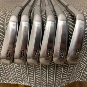 Srixon ZXi7 Irons 5-PW Stiff - Image 5