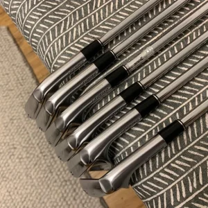 Srixon ZXi7 Irons 5-PW Stiff - Image 6
