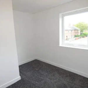3 Bedroom First Floor Flat - Image 6