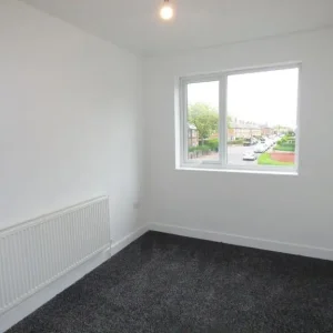 3 Bedroom First Floor Flat - Image 8