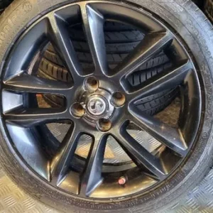 Vauxhall Genuine 17-inch alloy wheels with 4 tyres - Image 5