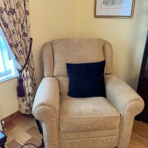 3-piece suite with electric recliner - Image 4