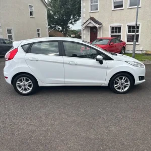 Ford Fiesta Hatchback 2014 Manual 5-door - Image 2