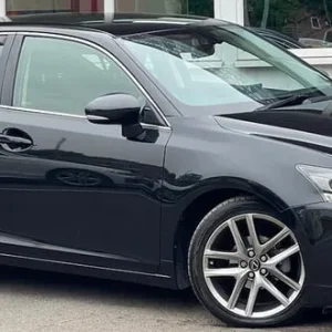 2017 Lexus CT 200H Executive Edition Hybrid Hatchback - Image 5