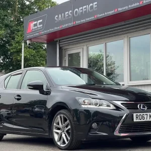 2017 Lexus CT 200H Executive Edition Hybrid Hatchback - Image 8